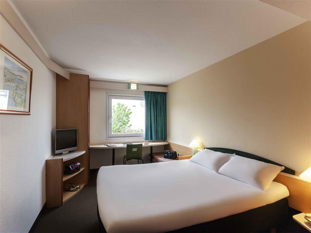 Ibis Valencia 2*