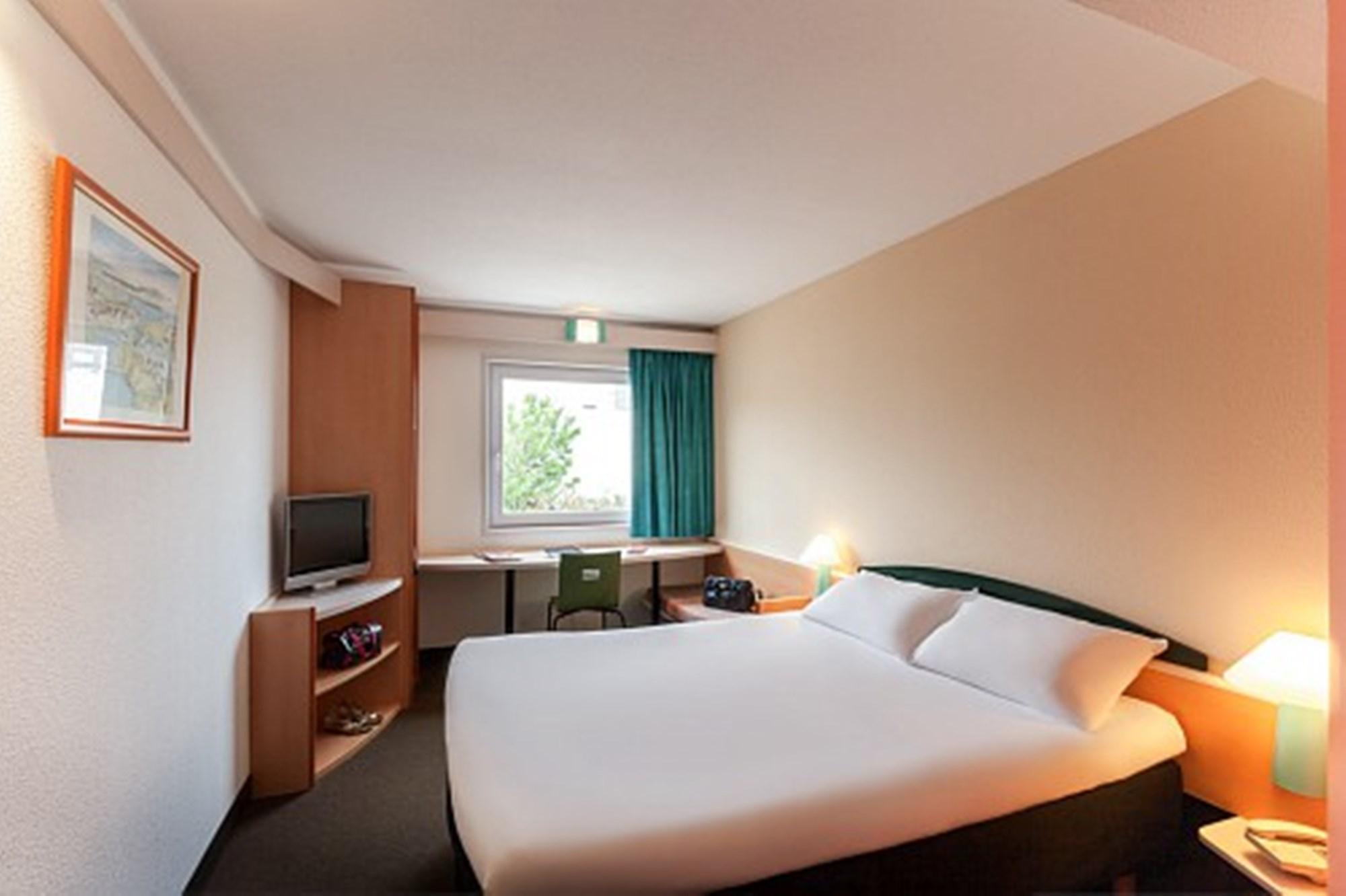 Ibis Valencia Hotel 2*