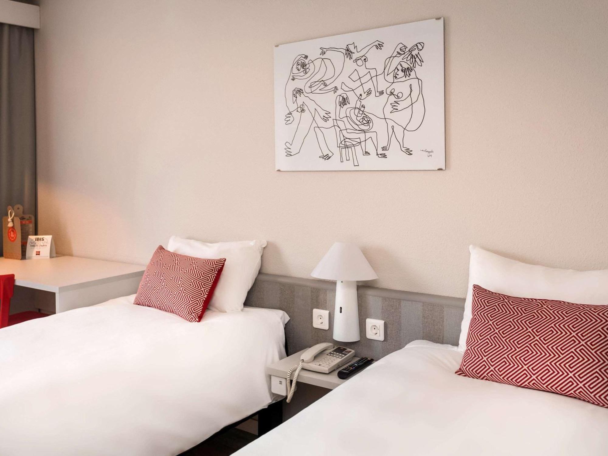 Ibis Valencia 2*