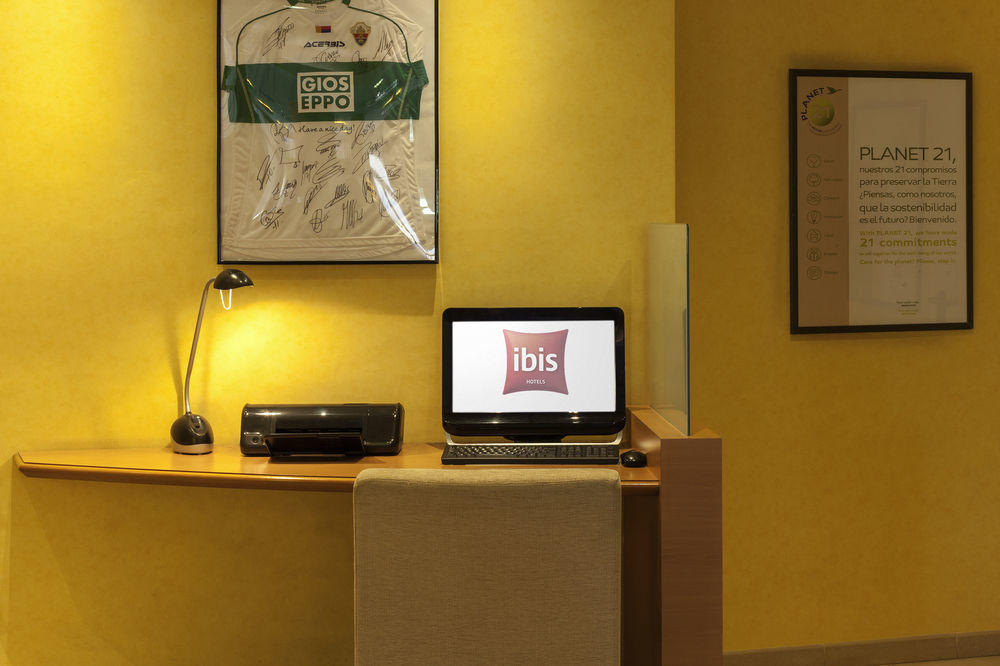 Ibis Valencia Hotel 2*